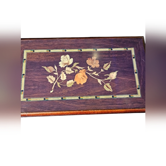 Vintage Other - Floral Inlay Wooden Jewlery Box.